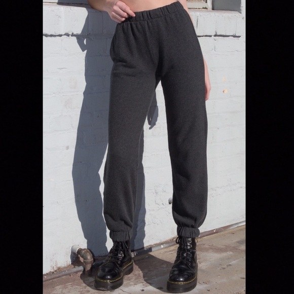 Brandy Melville Pants - Brandy Melville Rosa Sweatpants